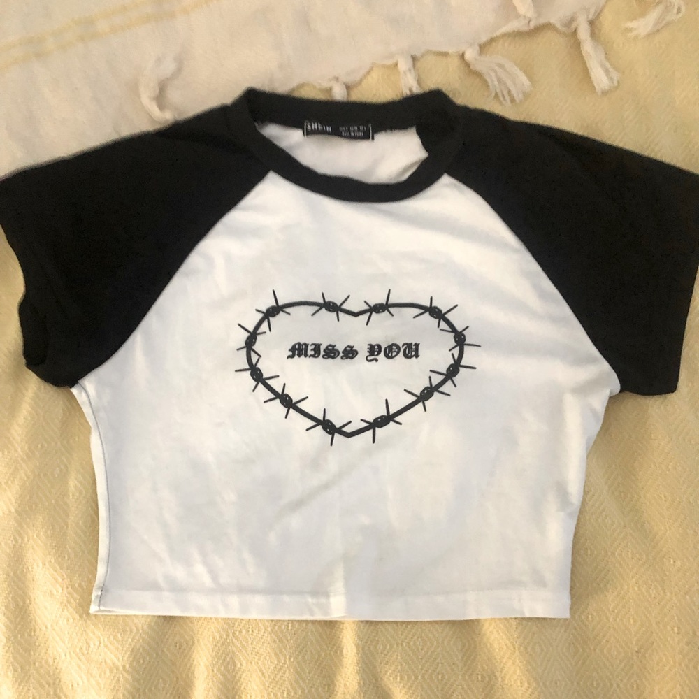 XS SHIEN Black & White cropped Shirt 🤍🖤
